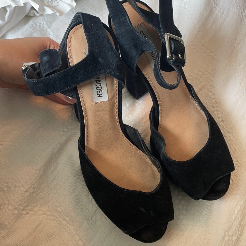 Black Steve madden platform heels. Size 8.5